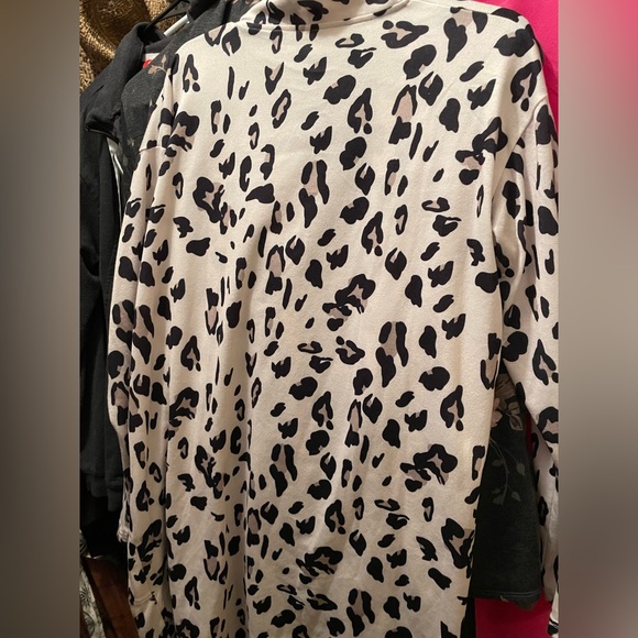 Womens long leopard cardigan 1x - Picture 3 of 3